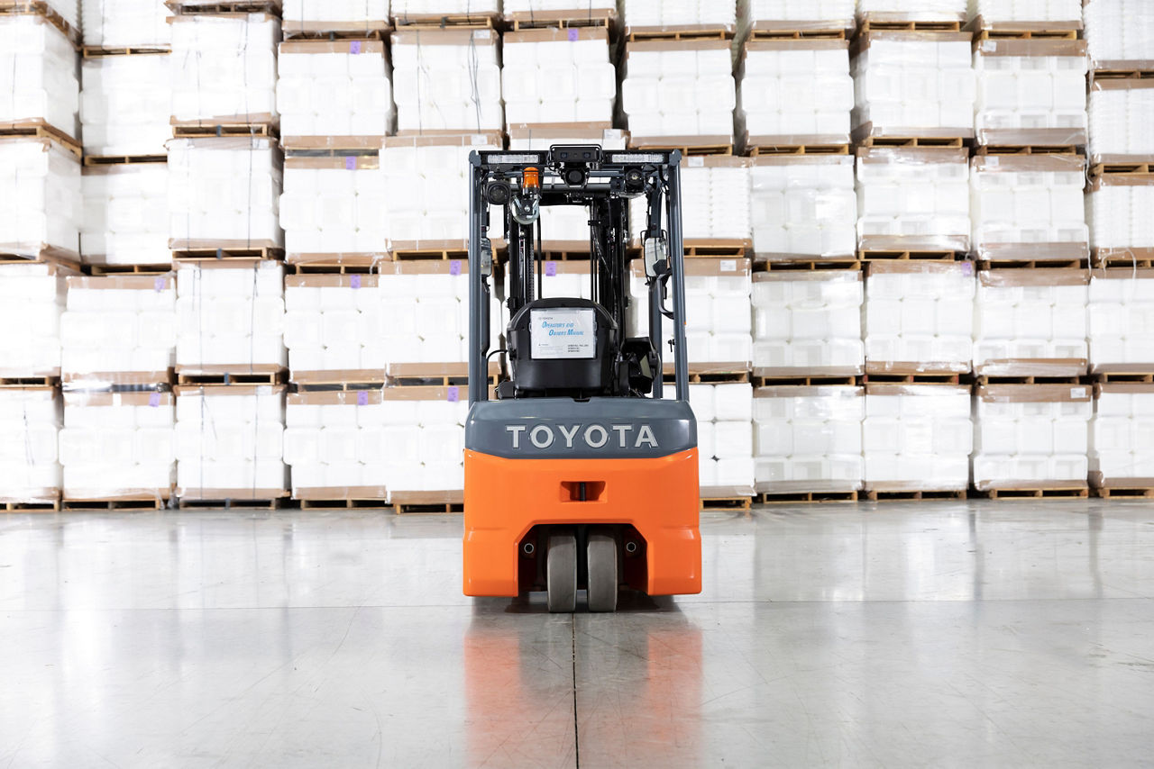 Warehouse Material Handling & Industrial Lift Equipment | Toyota Forklifts